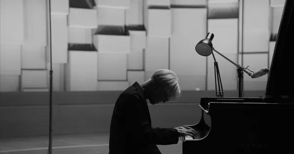 坂本龍一| 觀音・聽時| M+博物館